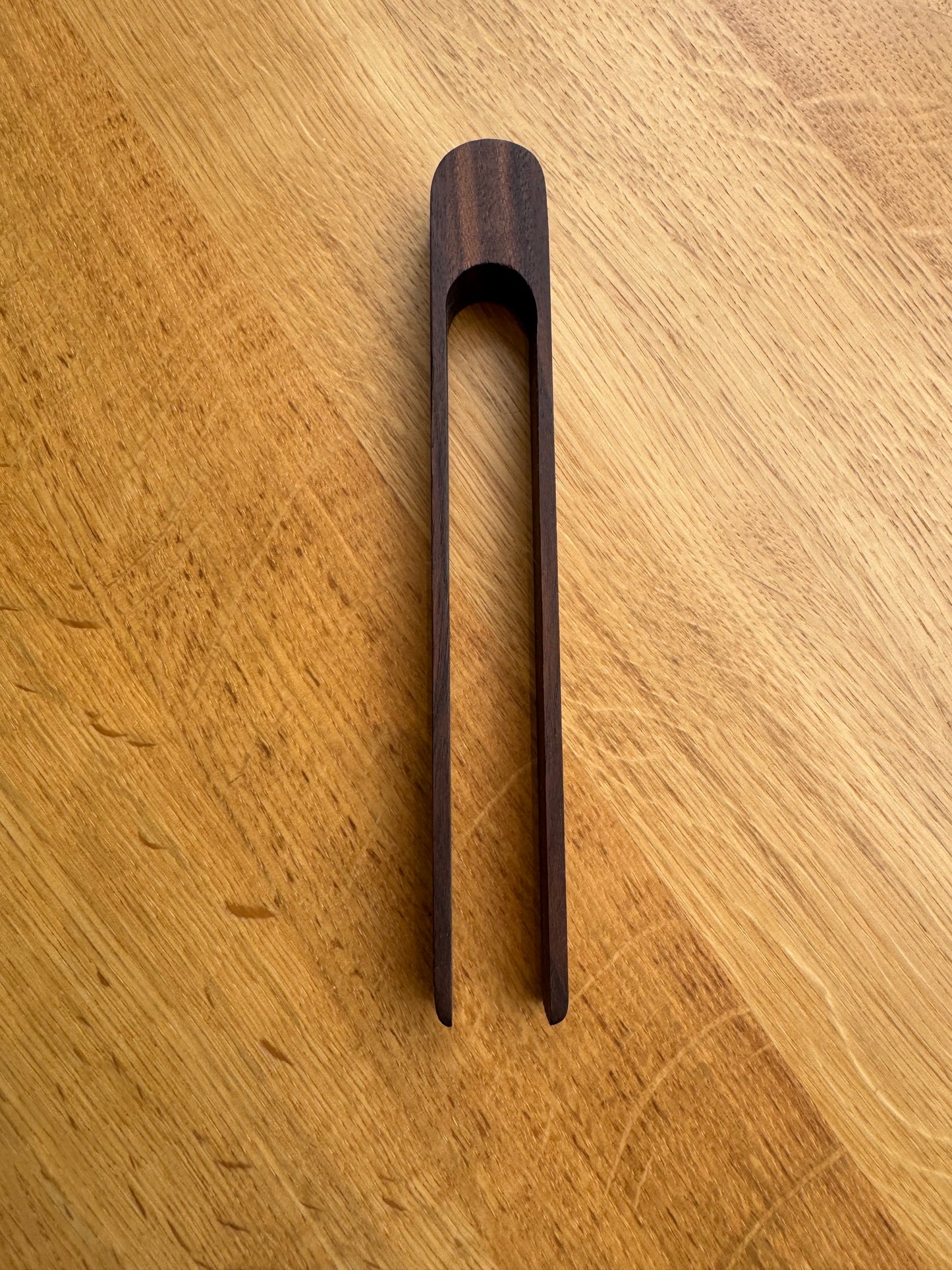 Tongs