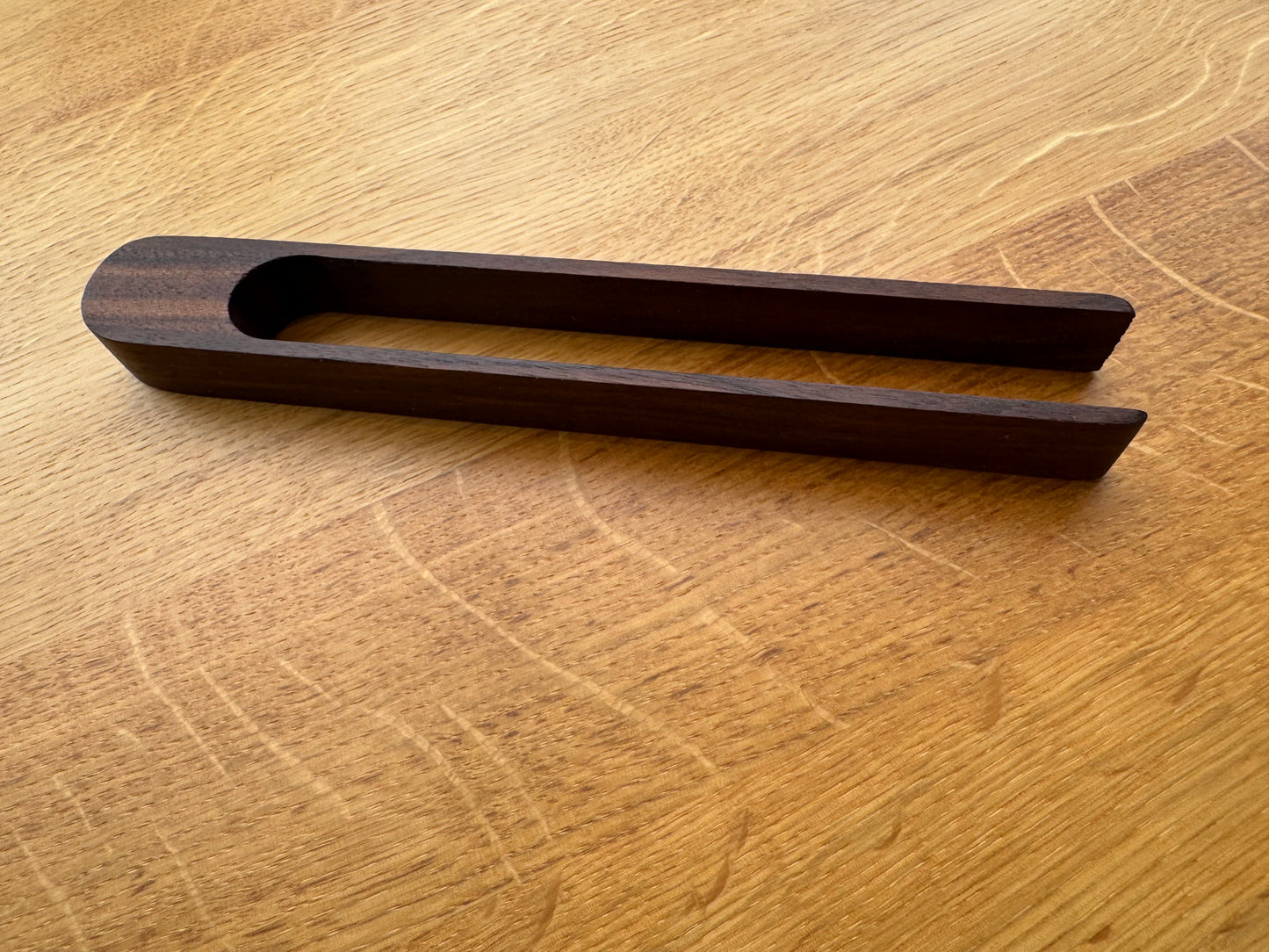 Tongs
