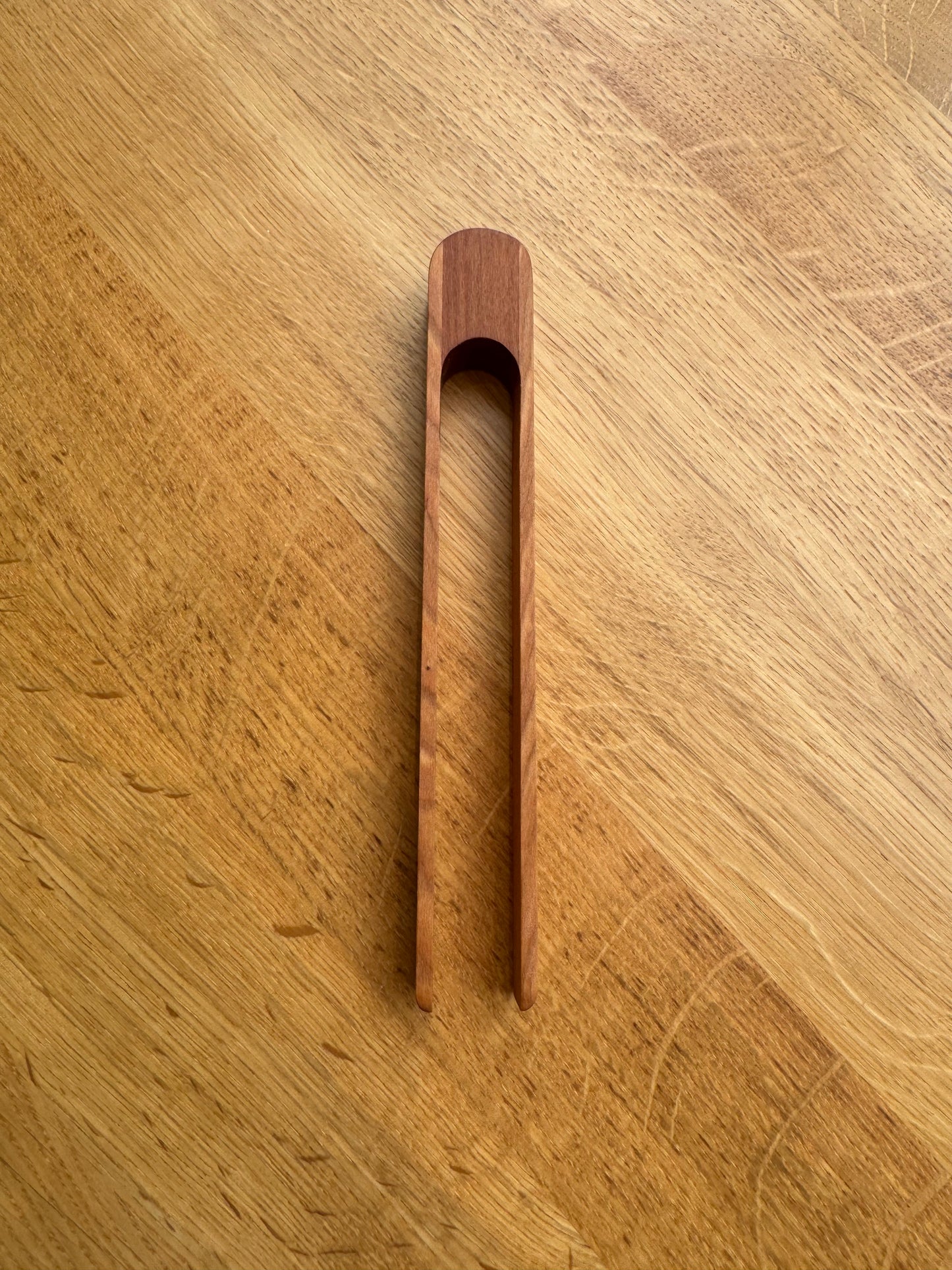 Tongs